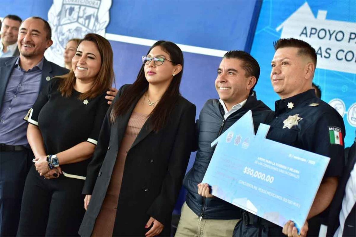 Municipio de Corregidora entrega 53 apoyos de mejoramiento a la vivienda a policías