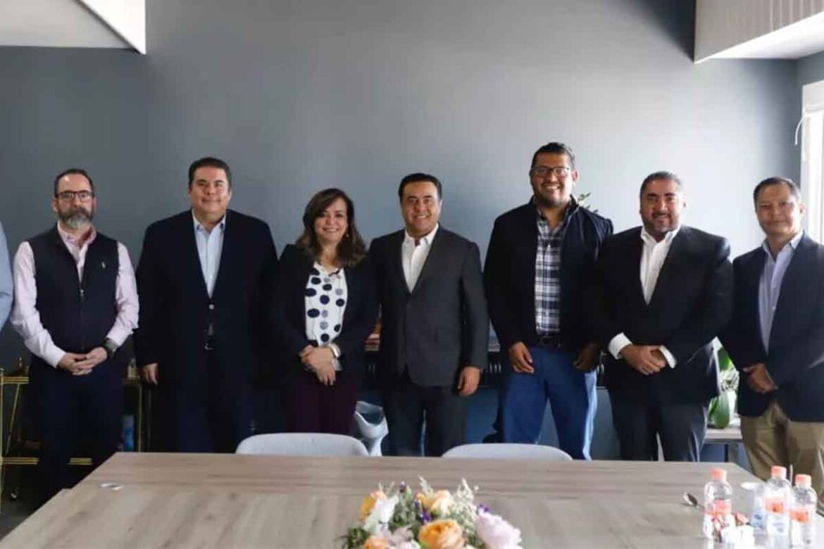 Se reúne Luis Nava con Silvia Amaya, Rectora electa de la UAQ