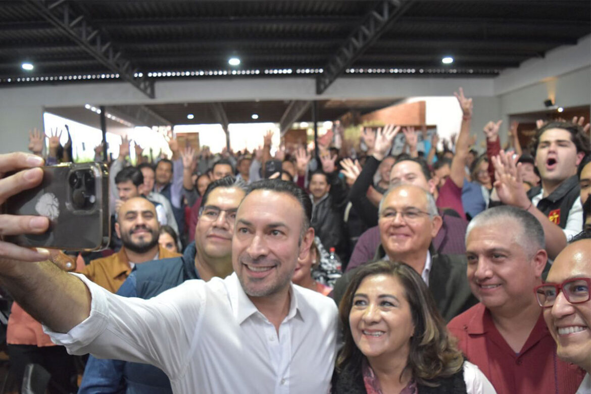 Convoca 'Max' a la unidad en Morena