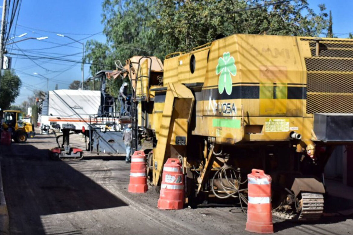 En Corregidora, realizan trabajos de reencarpetado