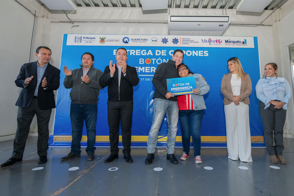 Rodrigo Monsalvo encabezó la entrega de cupones 'Botón de Emergencia'