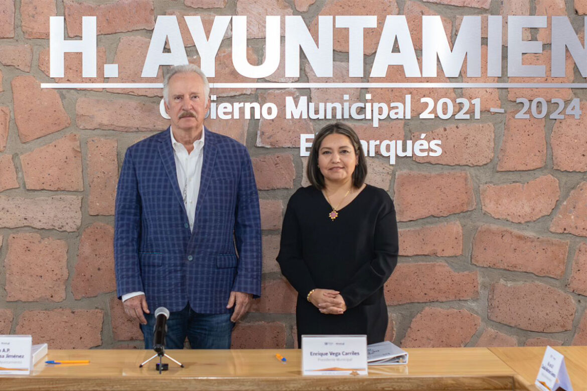Ayuntamiento de El Marqués aprueba licencia a Enrique Vega