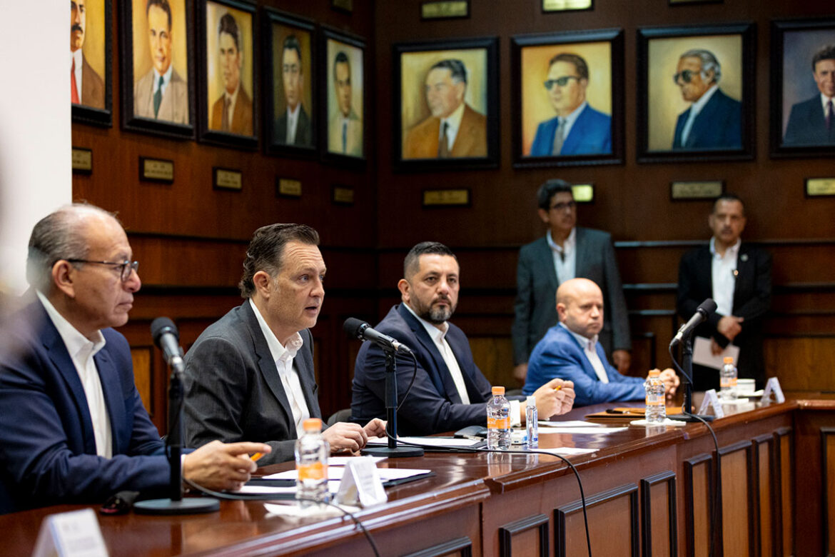 Mauricio Kuri encabezó la primera sesión Ordinaria 2024 de la Comisión para la Evaluación de la Operación del Sistema de Justicia Penal Acusatorio del Estado de Querétaro