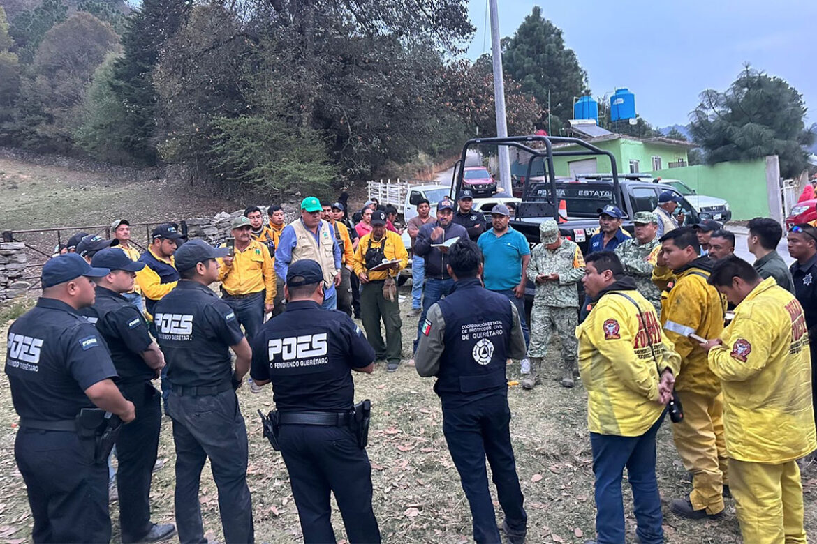 Avanzan labores para la atención de incendio en Cadereyta