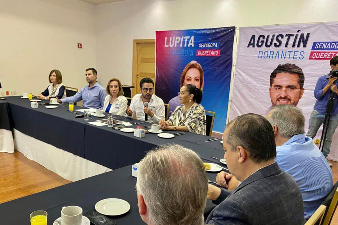 Cámaras empresariales y profesionistas arropan a Lupita y Agustín