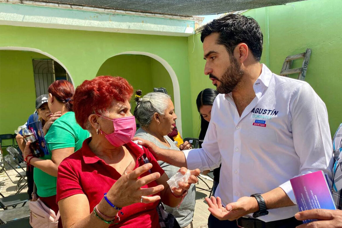 Agustín Dorantes se reúne con adultos mayores
