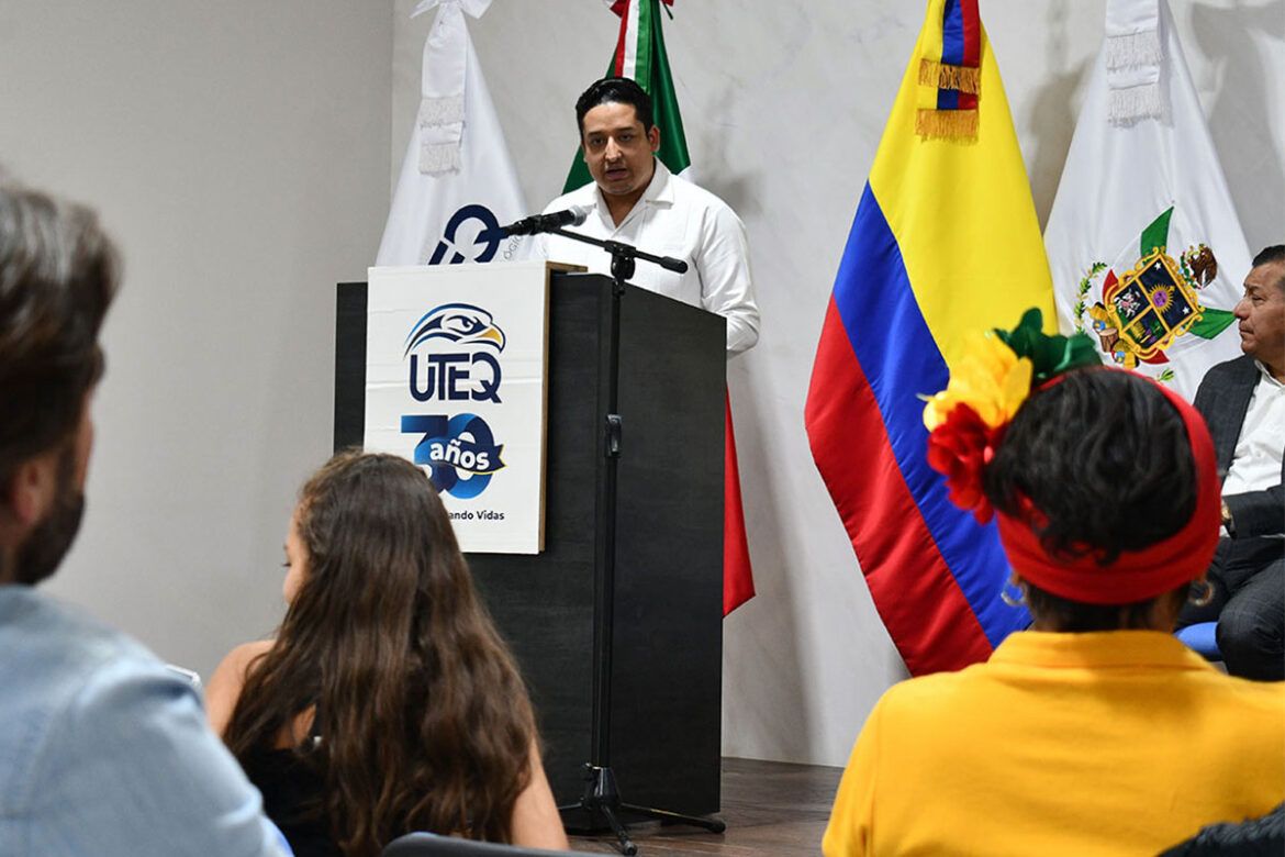 Colombia formaliza colaboración con estudiantes de Querétaro