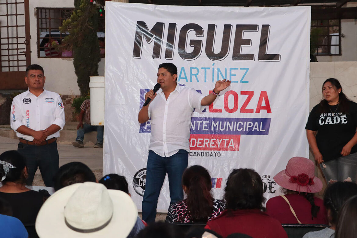 Miguel Martínez se reúne con habitantes de Cadereyta