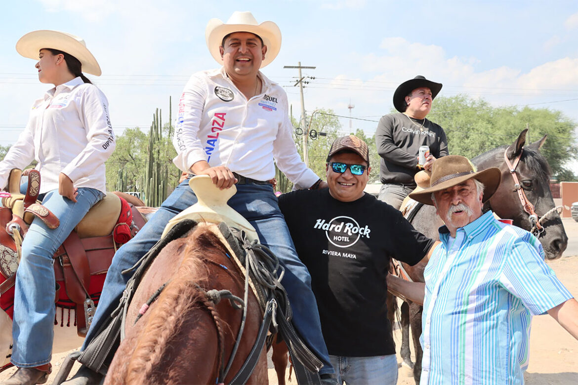 Fortalece Miguel Martínez vínculos con sectores de Cadereyta