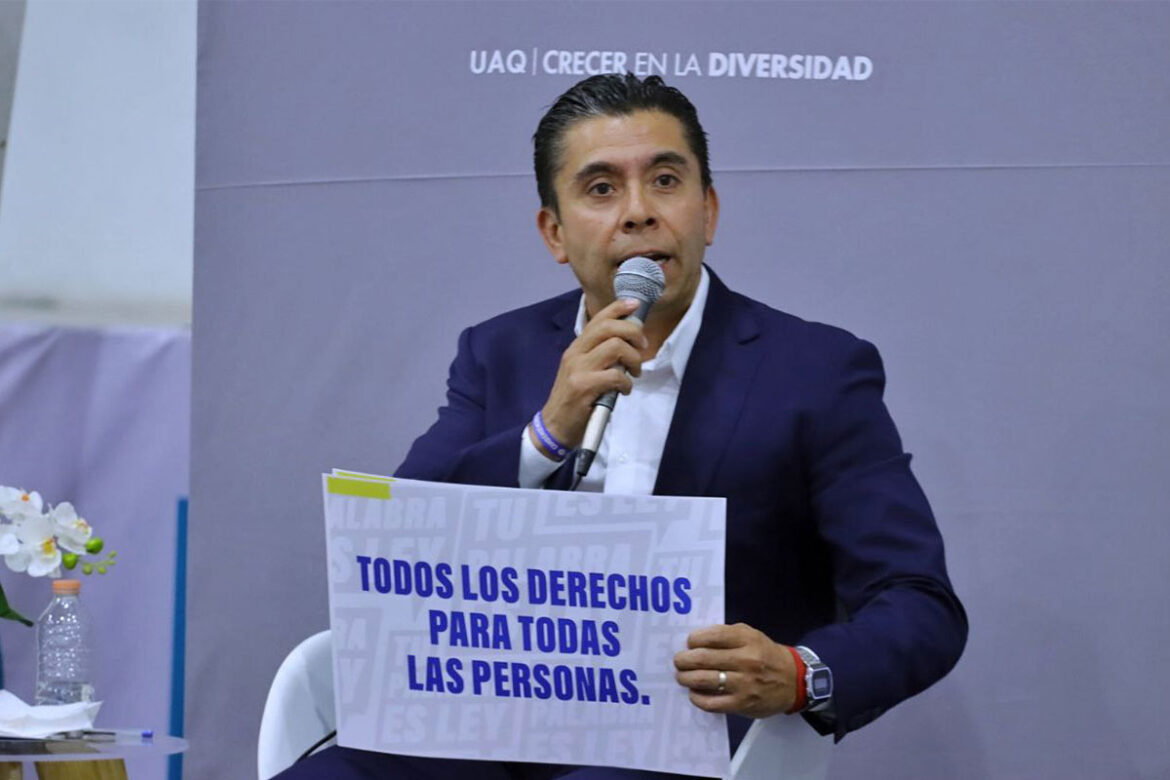 Todos los derechos para todas las personas: Roberto Sosa