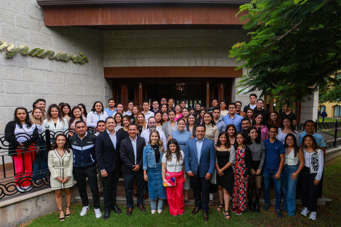 Convive Luis Nava con jóvenes de programas municipales