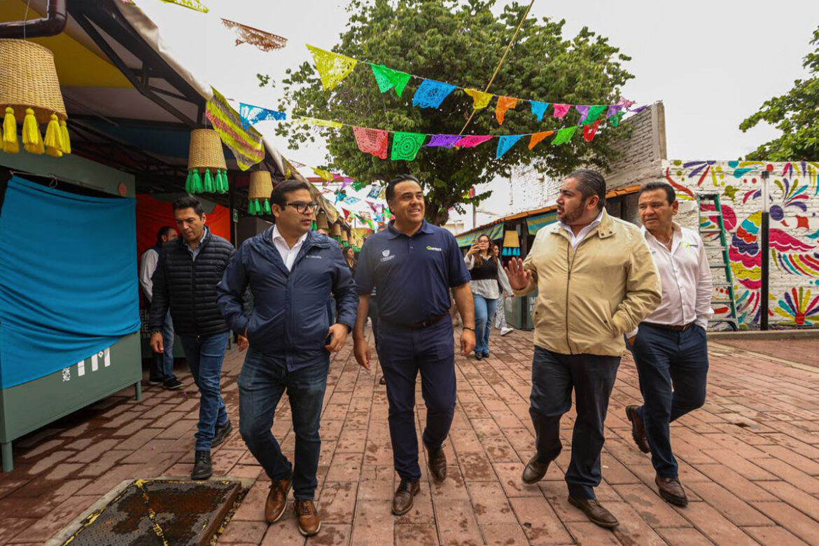 Supervisa Luis Nava el Mercado Artesanal Querétaro