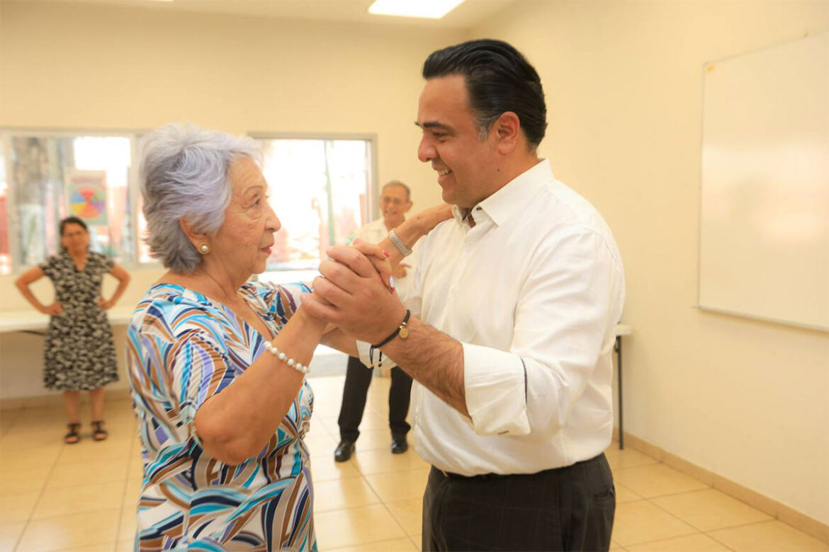 Visita Luis Nava Casa del Adulto Mayor en Cayetano Rubio