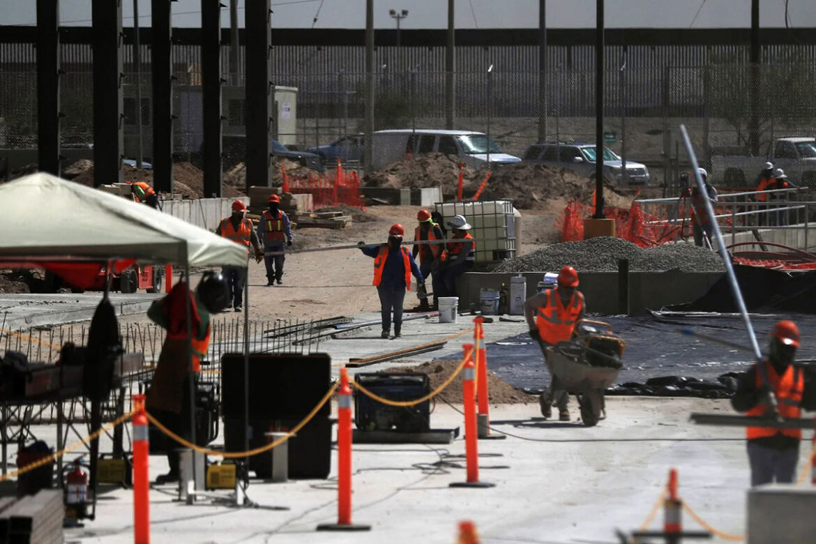 México creó más de 295 mil empleos formales