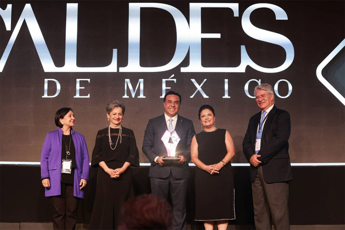 Luis Nava premio