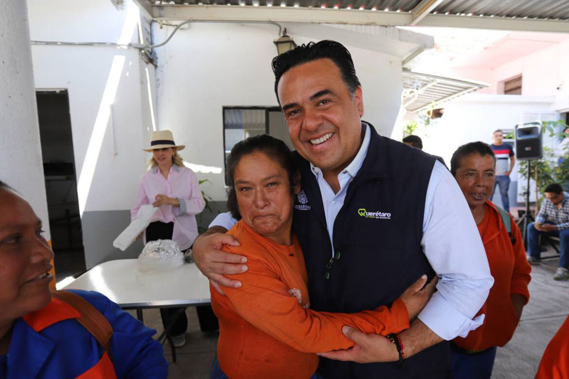 Se despide Luis Nava de personal de limpia