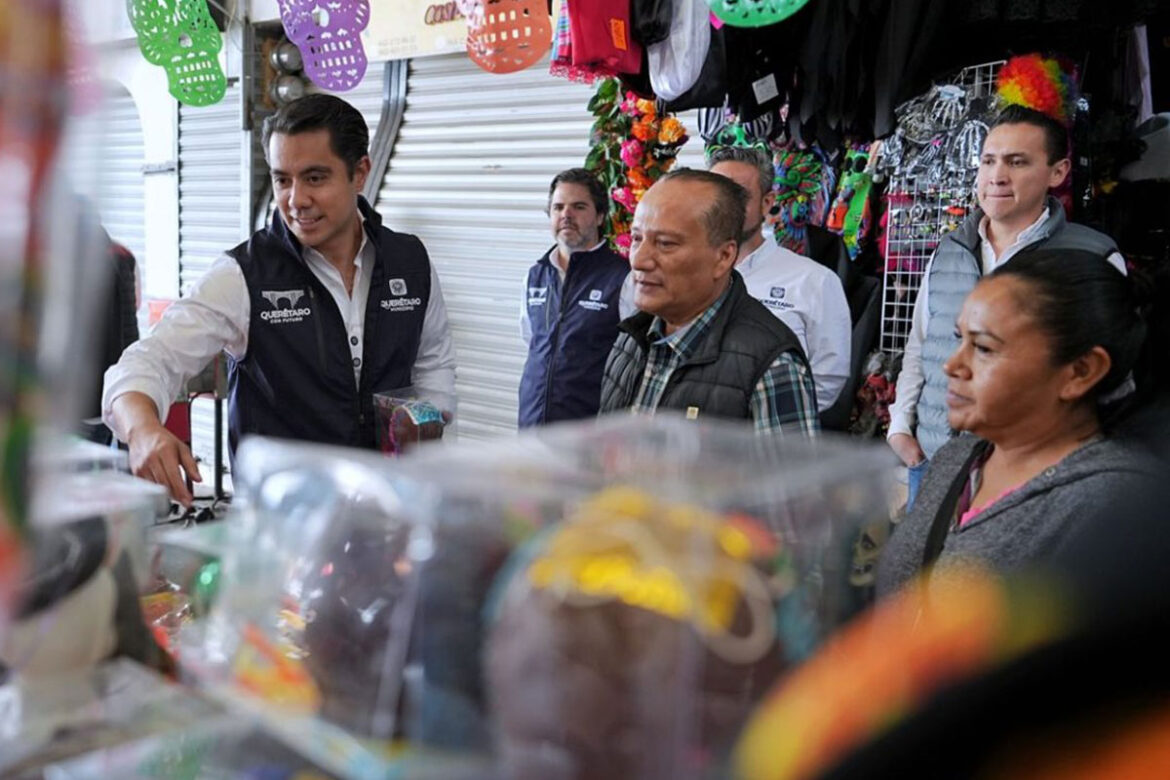 Escucha 'Felifer' a comerciantes del Mercado de Lomas de Casa Blanca