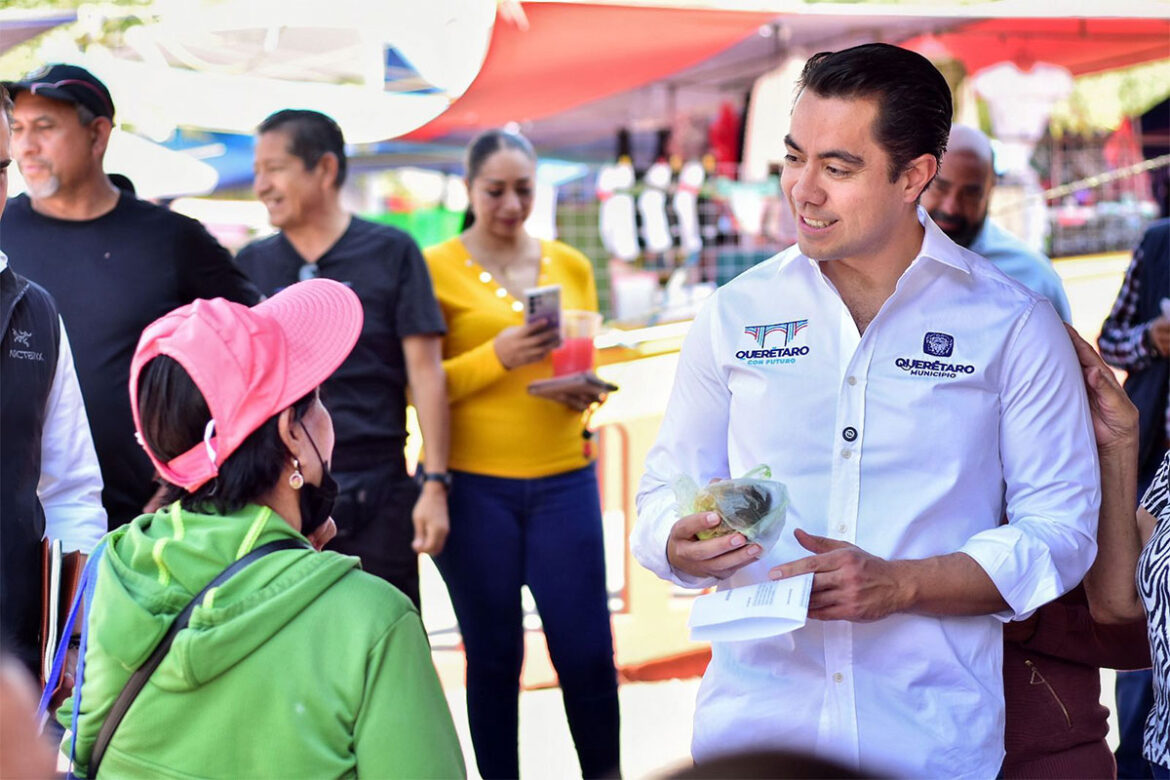 Recorre Felifer tianguis de Hércules