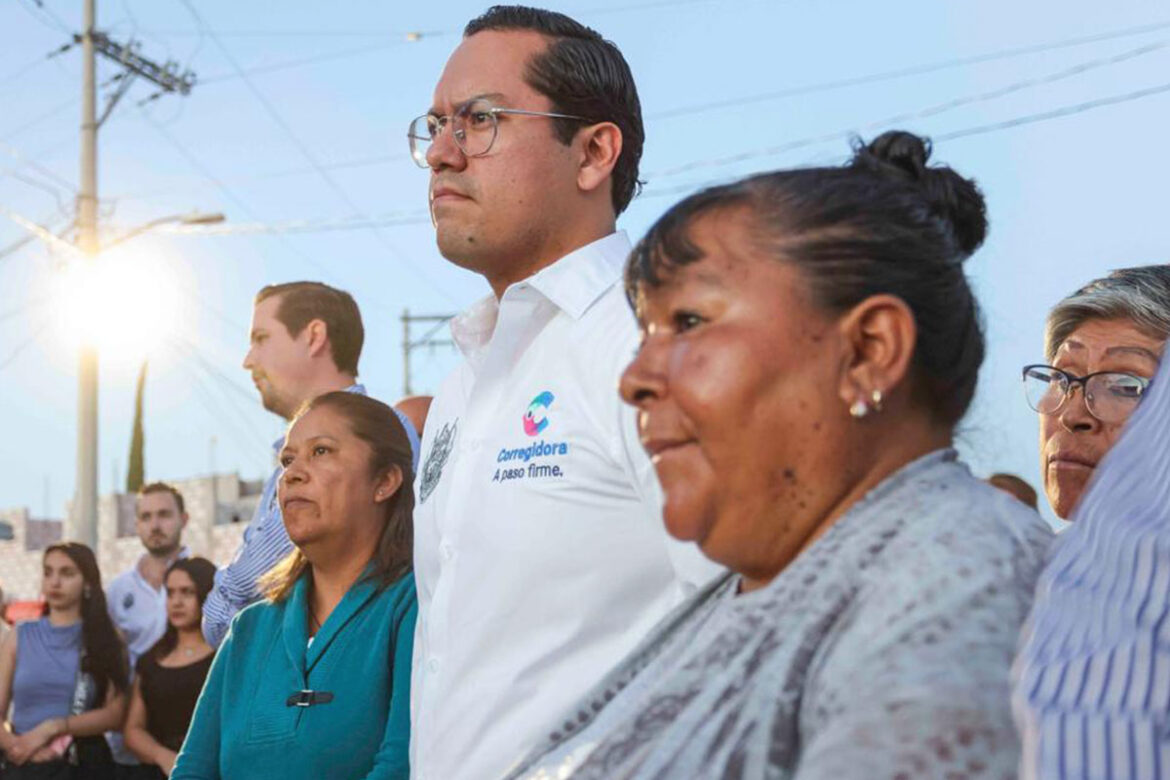 Entrega 'Chepe' Guerrero obra pública en Lomas de Zaragoza