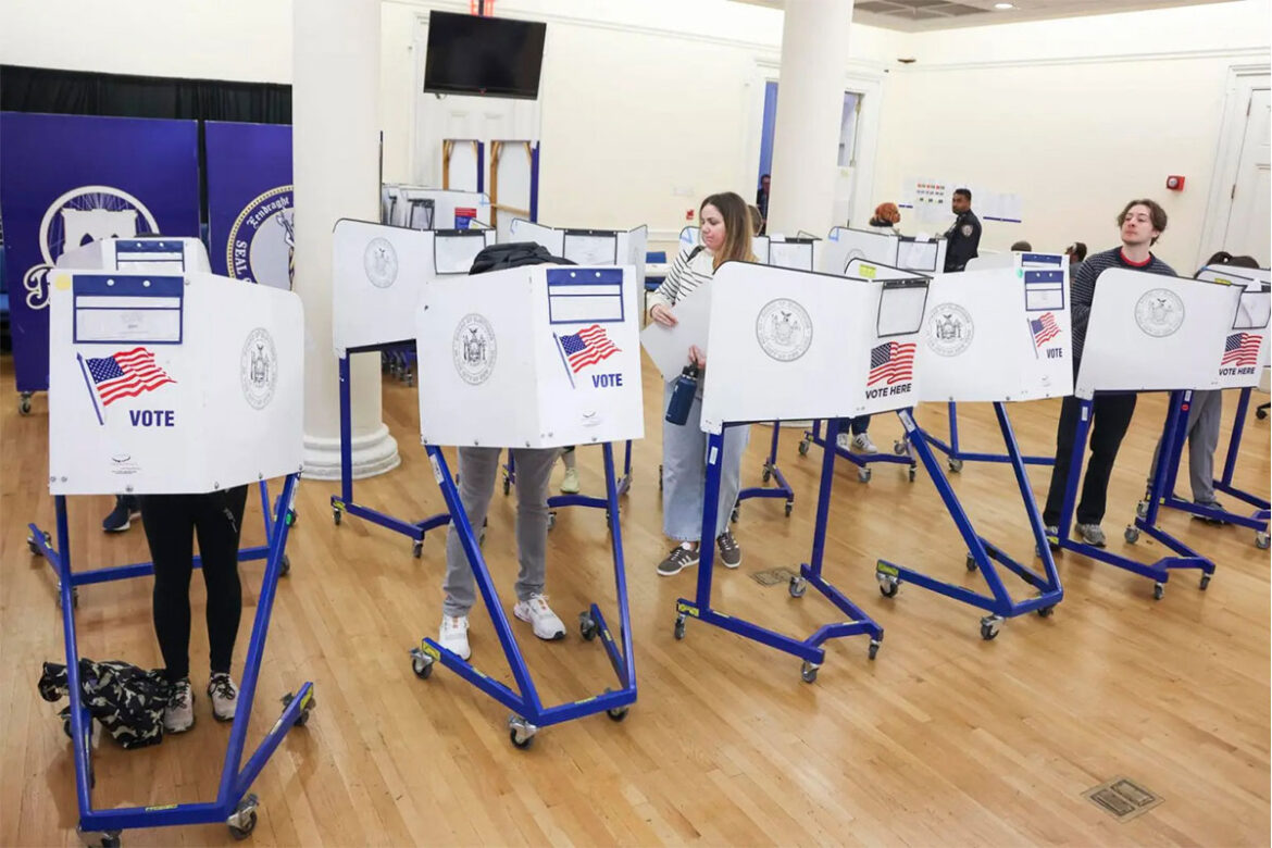 Estados Unidos vota en unas elecciones reñidas