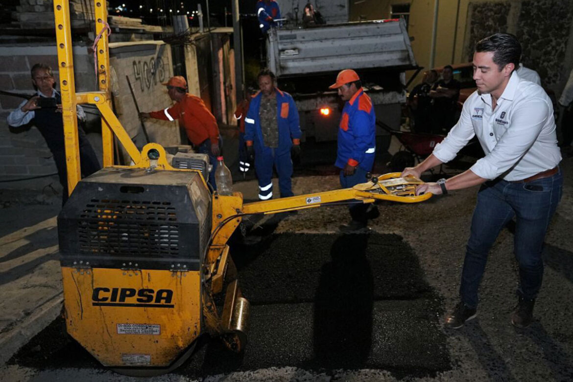 'Felifer' acompaña jornada de bacheo nocturno