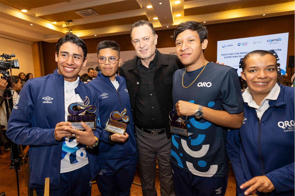 Kuri entrega reconocimientos a atletas