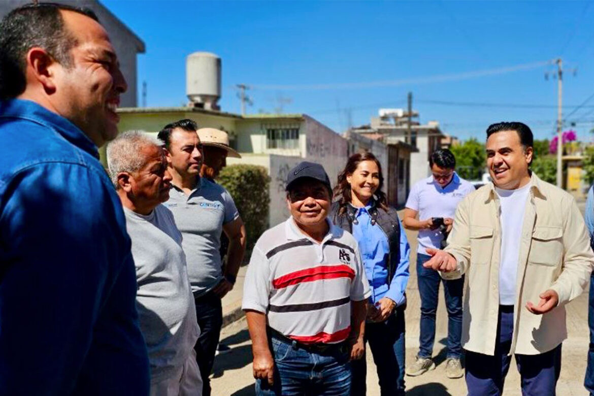 Luis Nava supervisa obra social por más de 16 mdp en SJR