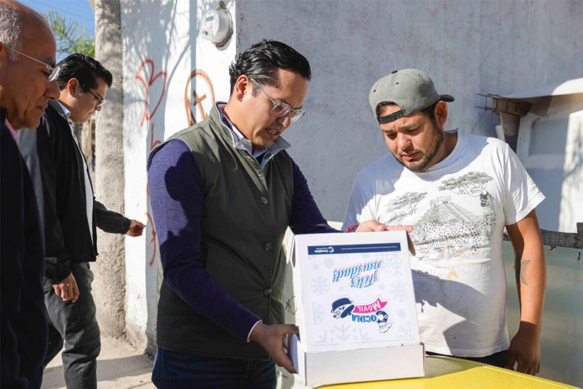 'Chepe' Guerrero lleva cenas navideñas en Corregidora
