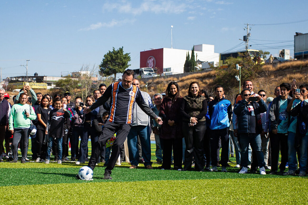 Kuri fortalece infraestructura deportiva en San Juan del Río