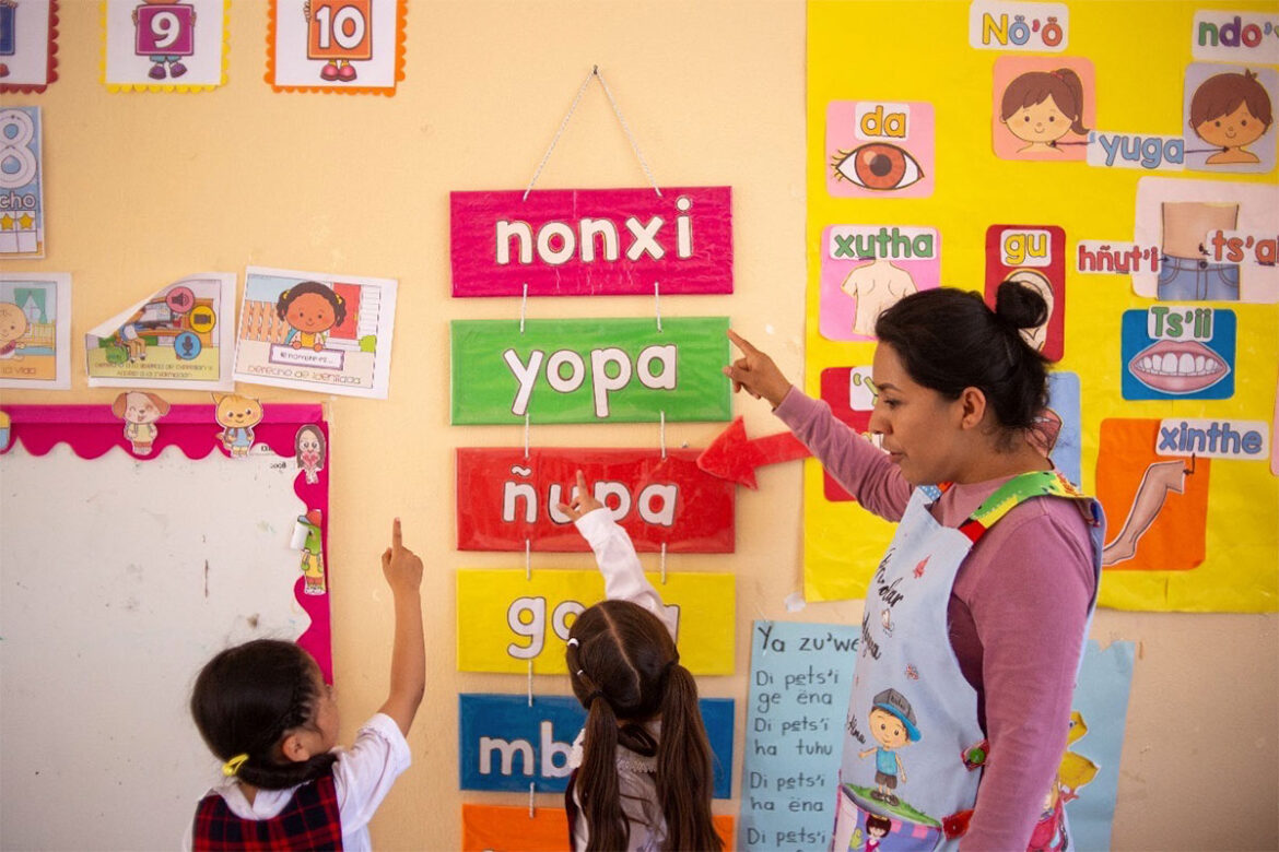 Estudiantes de educación básica regresan a clases este 10 de enero