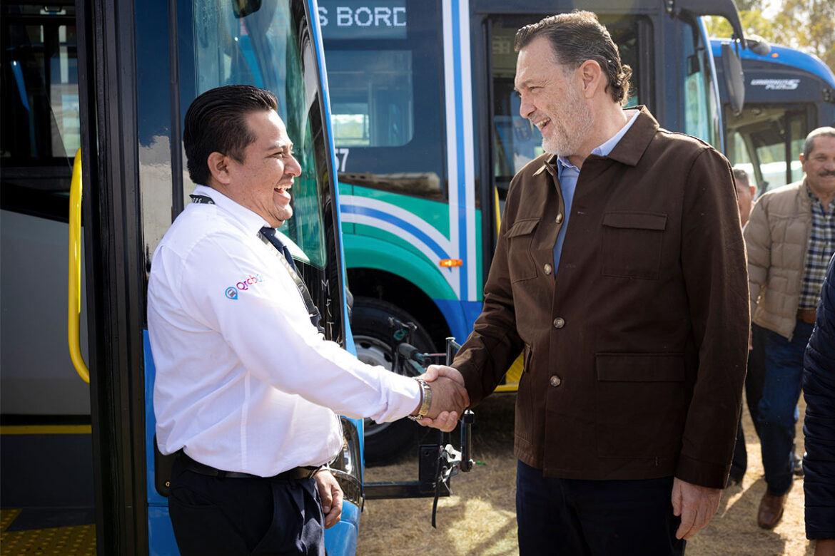Mauricio Kuri da arranque de salida a la ruta Qrobus