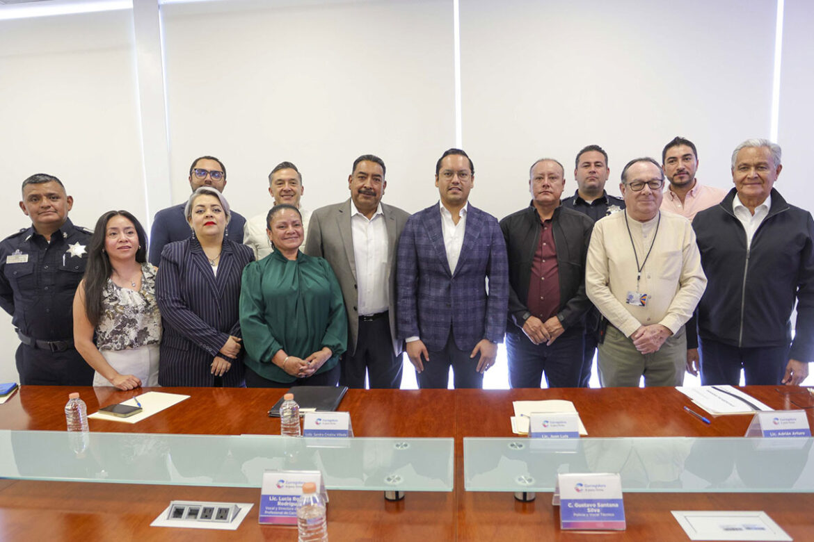 'Chepe' toma protesta a la Comisión del Servicio Profesional de Carrera Profesional