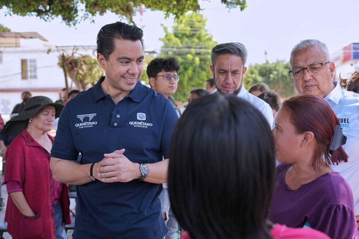 'Felifer' Macías entrega obras de rehabilitación