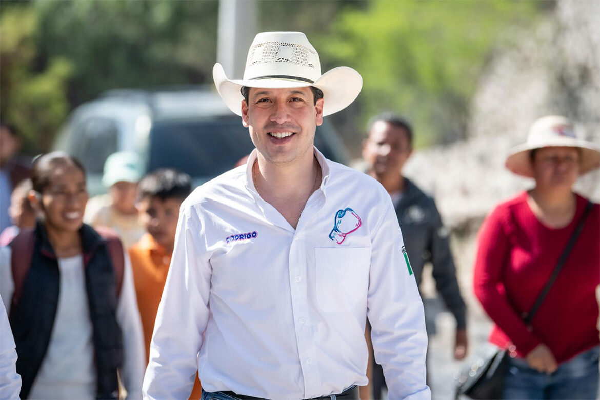 Rodrigo Monsalvo entrega obras por más de 34 mdp