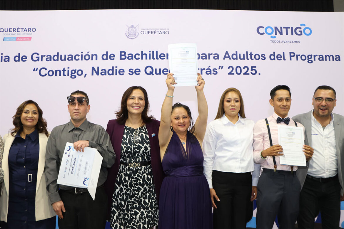 Entregan certificados del programa 'Contigo, Nadie se Queda Atrás' en San Juan del Río