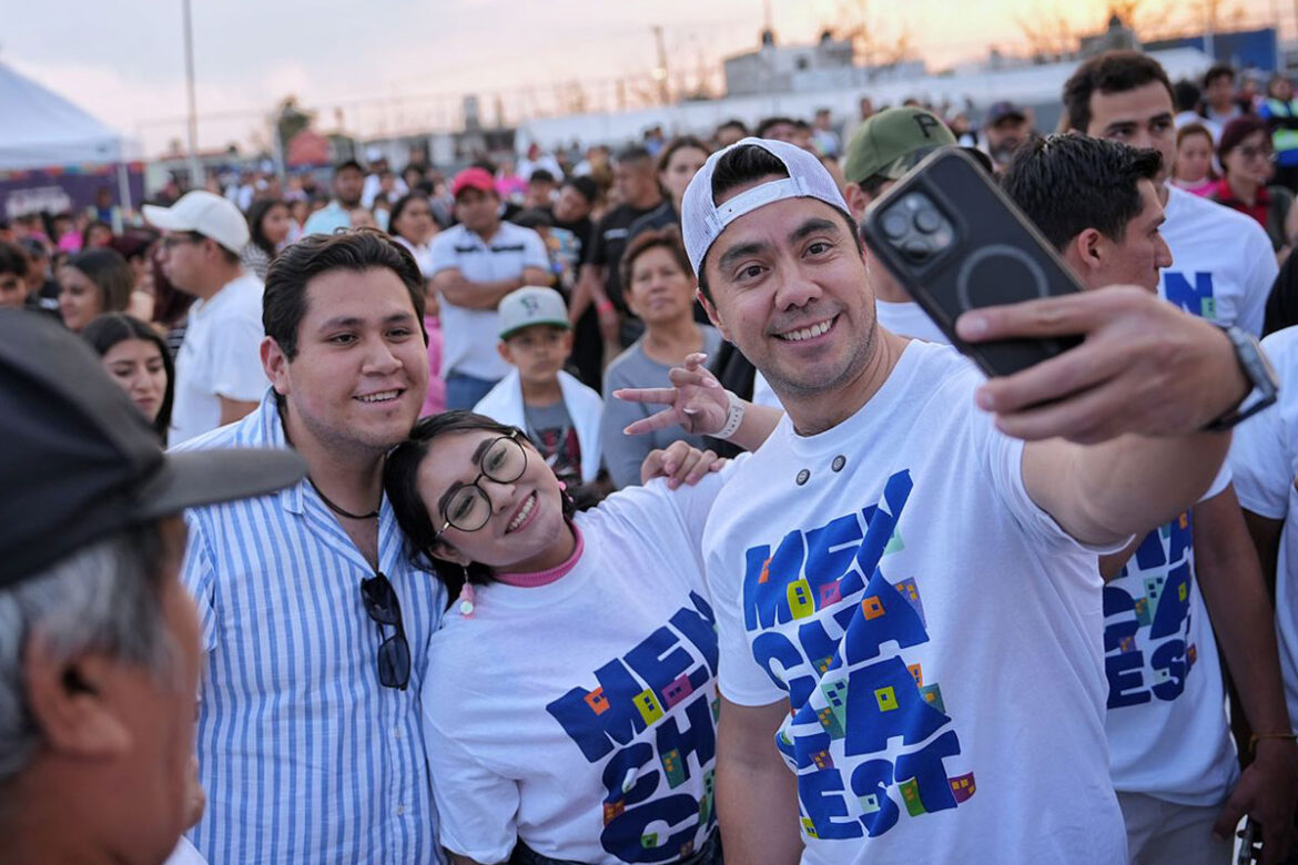 'Felifer' Macías asiste al Menchaca Fest