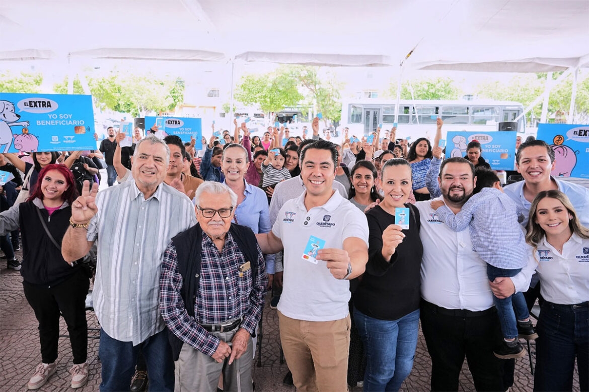 'Felifer' continúa entrega de apoyos del programa 'El Extra'
