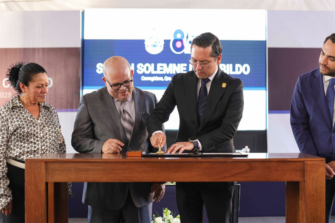 'Chepe' Guerrero entrega presea a ciudadanos destacados