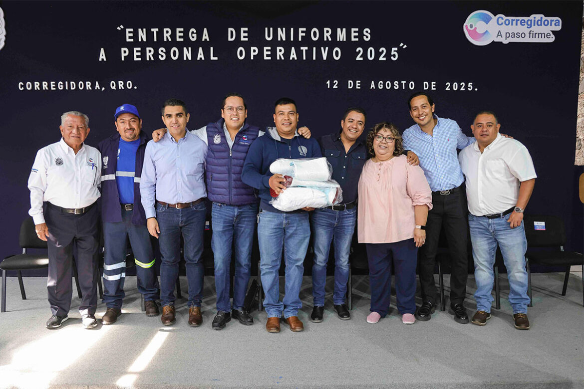 'Chepe' entrega uniformes y equipo a trabajadores operativos
