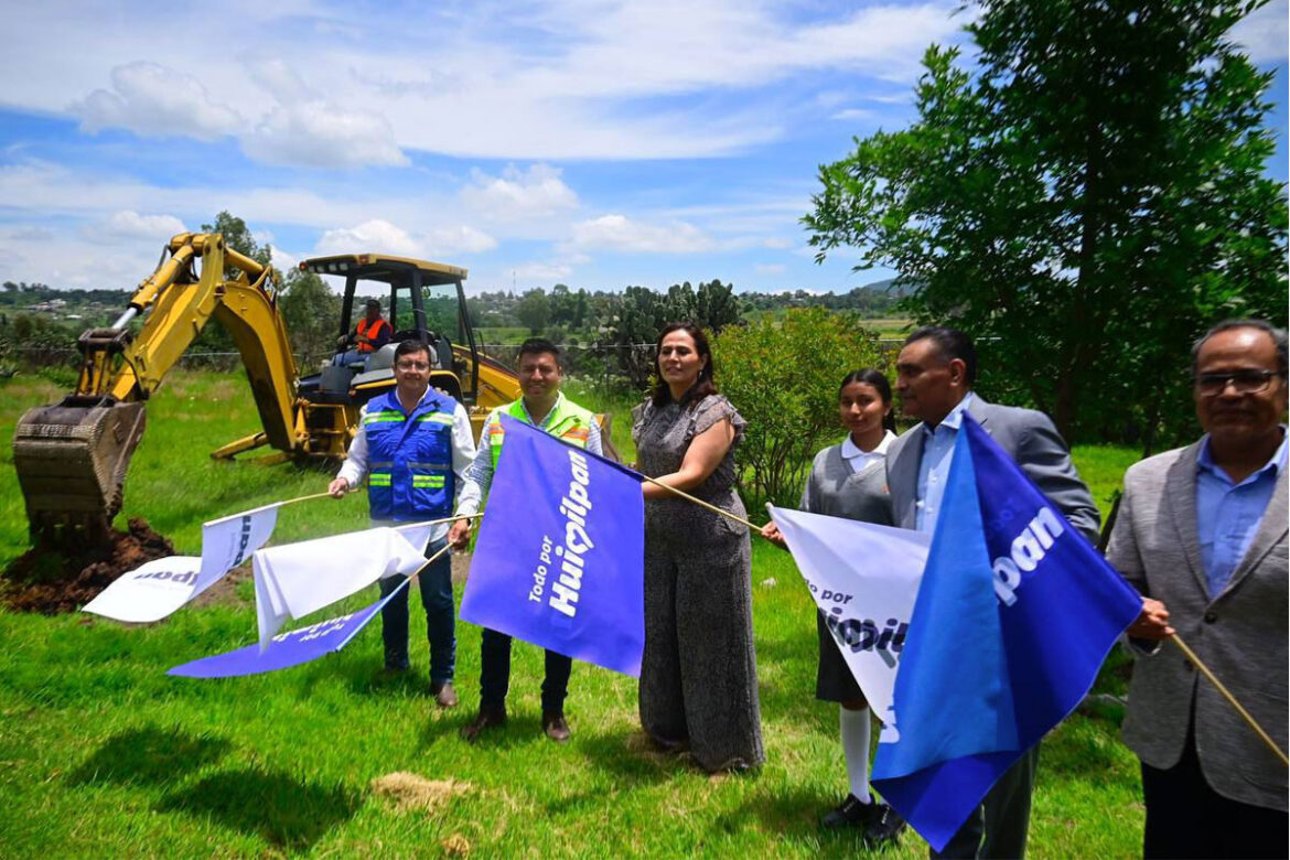 Encabeza Jairo Morales construcción de aula en Huimilpan
