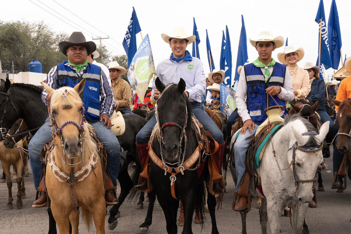 Rodrigo Monsalvo encabezó la cabalgata de la Expo Campo