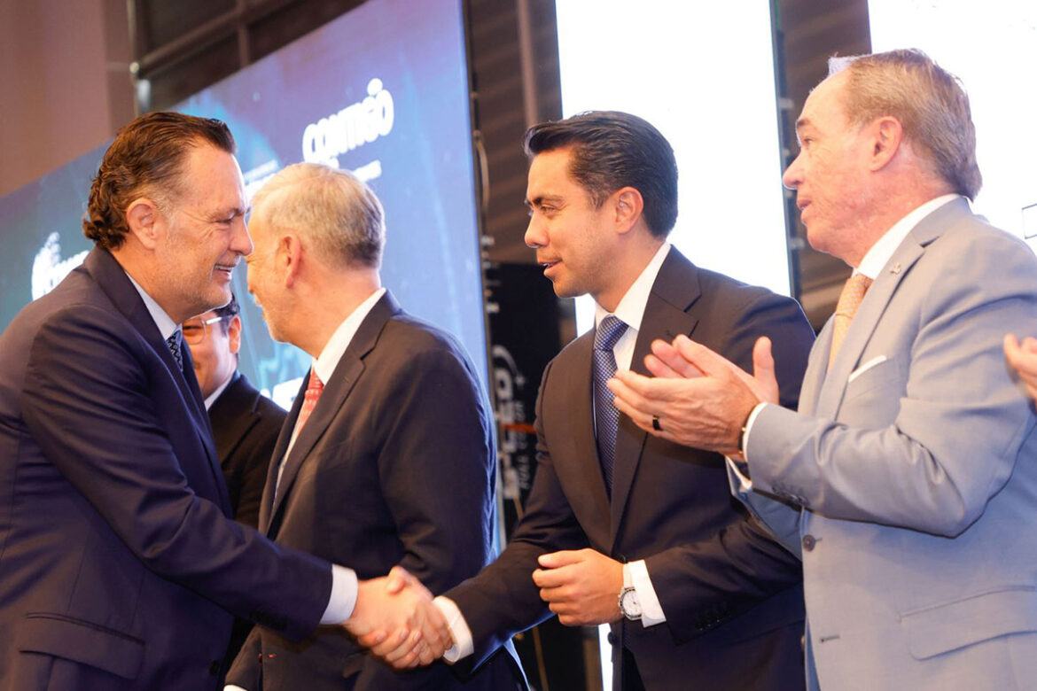 'Felifer' asiste a la inauguración del Congreso del Comercio Exterior Mexicano