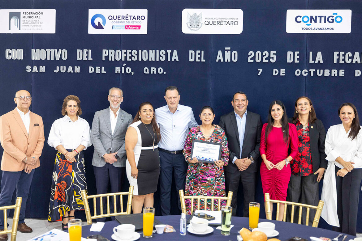 Kuri reconoce a profesionistas de San Juan del Río