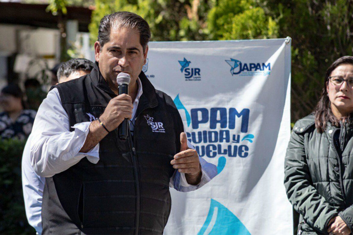 Estudiantes se benefician con bebederos instalados por JAPAM