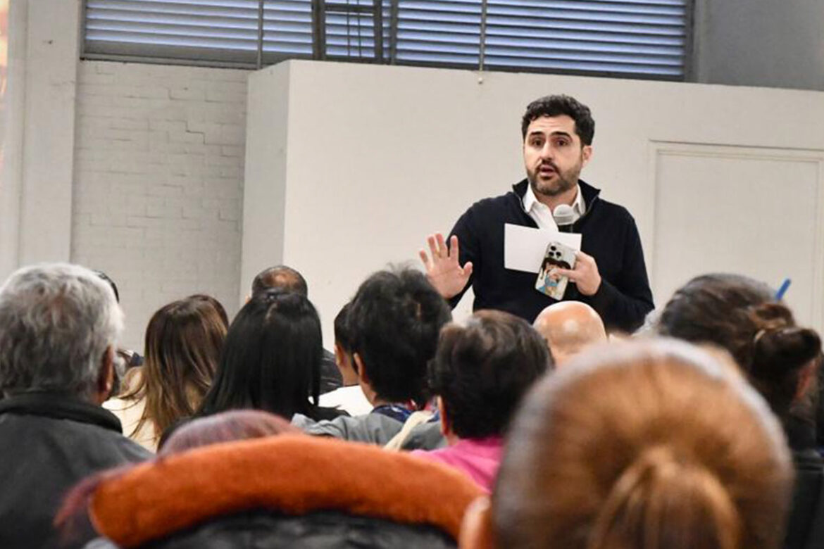 Intensifica Agustín Dorantes talleres de apoyo digital