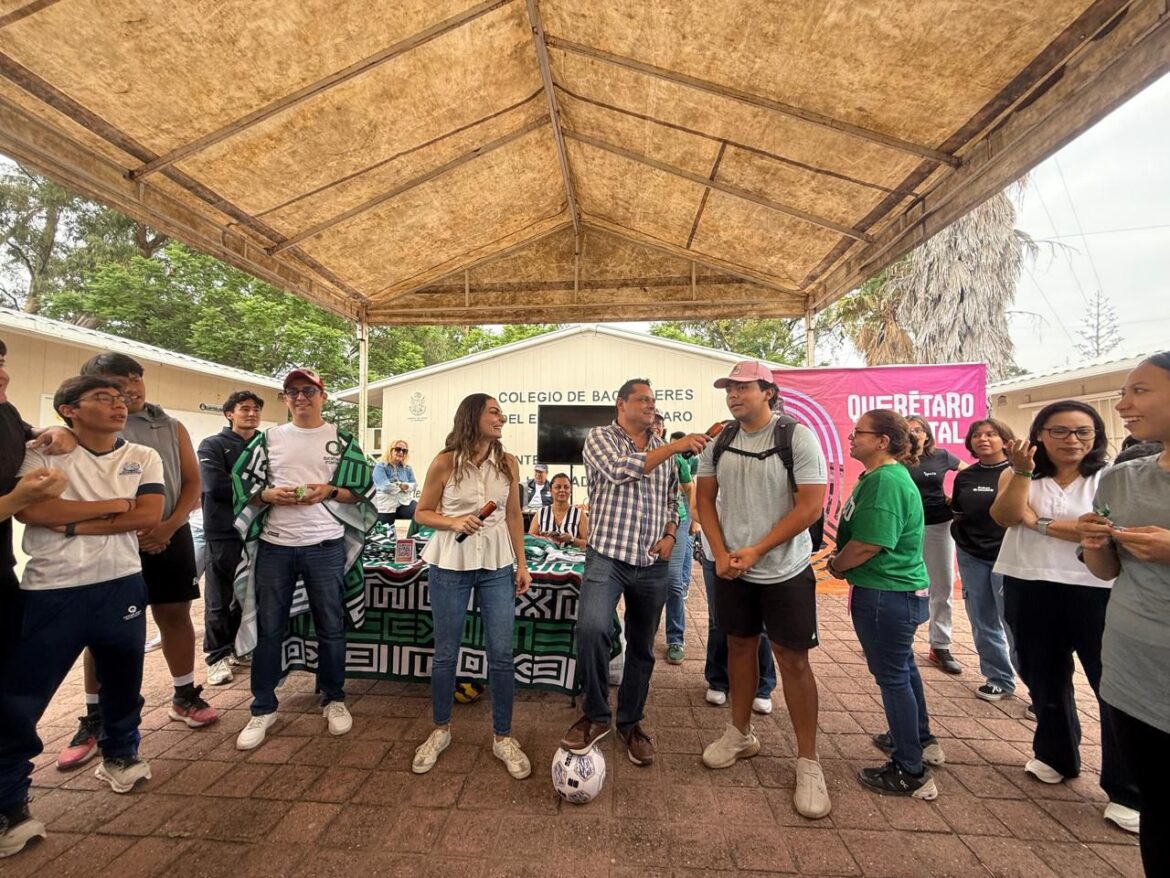 Turismo capitalino llega a bachilleres